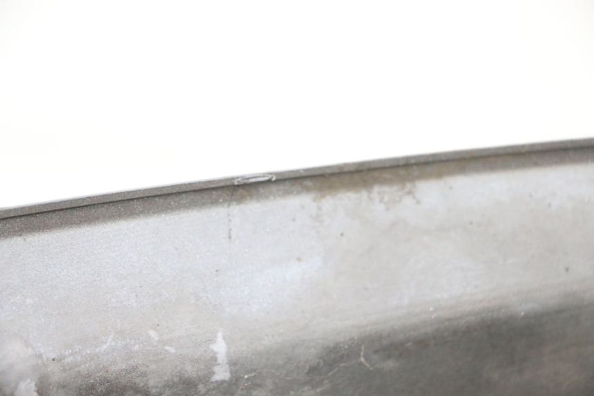 photo de FLANC ARRIERE GAUCHE SUZUKI BURGMAN 125 (2007 - 2014) - Zoom état d’usage