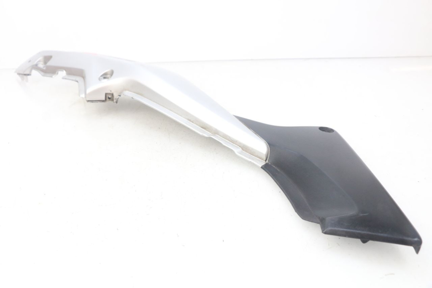 photo de FLANC ARRIERE GAUCHE HONDA CBR R 125 (2003 - 2006) - Autre angle de vue