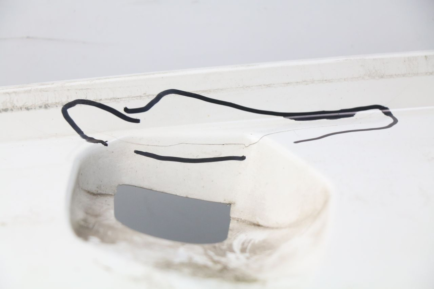 photo de FLANC ARRIERE GAUCHE KYMCO DINK STREET 125 (2009 - 2014) - Marquages et références