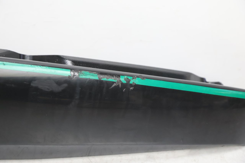 photo de FLANC ARRIERE GAUCHE KAWASAKI ER-6 ER6 N 650 (2005 - 2009) - Gros plan technique