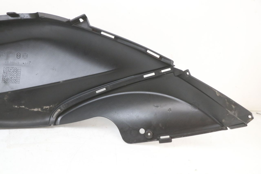 photo de FLANC ARRIERE GAUCHE PIAGGIO FLY 2T 50 (2004 - 2017) - État de surface