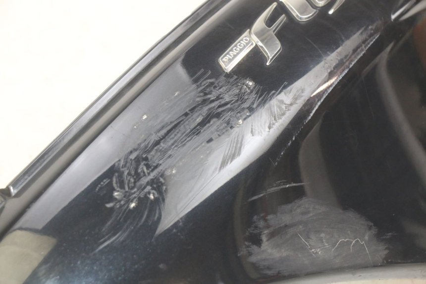 photo de FLANC ARRIERE GAUCHE PIAGGIO FLY 4T 50 (2013 - 2017) - Points de fixation