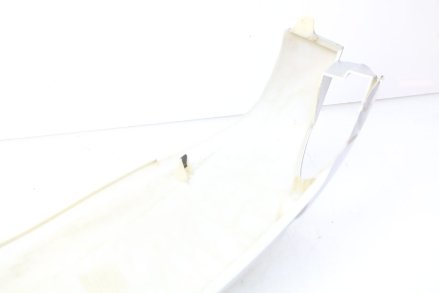 photo de FLANC ARRIERE GAUCHE PIAGGIO FLY 100 (2006 - 2010) - Gros plan technique