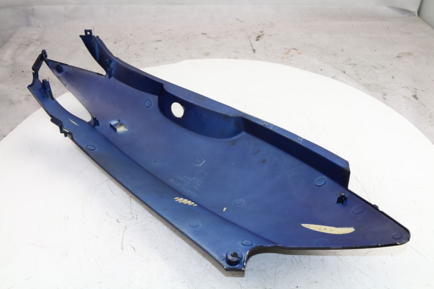 photo de FLANC ARRIERE GAUCHE KYMCO GRAND DINK 125 (2008 - 2014) - Détail de la pièce