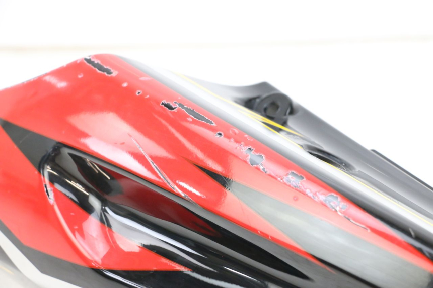 photo de FLANC ARRIERE GAUCHE HYOSUNG GTR 125 (2006 - 2008) - Zoom état d’usage