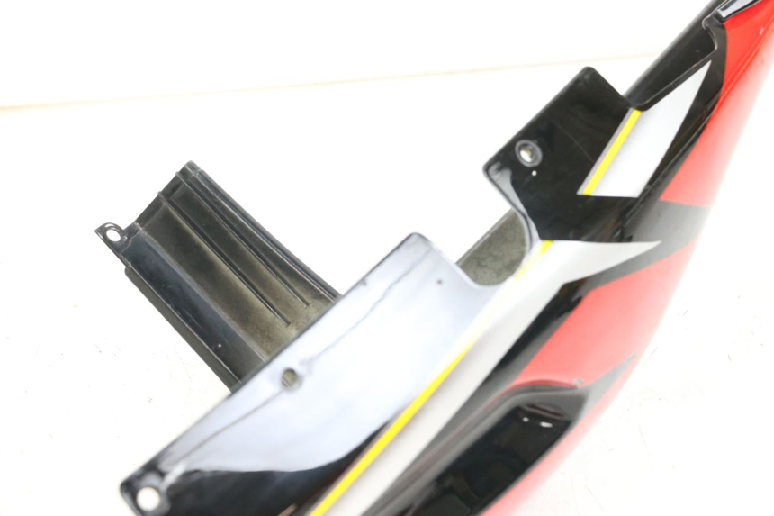 photo de FLANC ARRIERE GAUCHE HYOSUNG GTR 125 (2006 - 2008) - Marquages et références