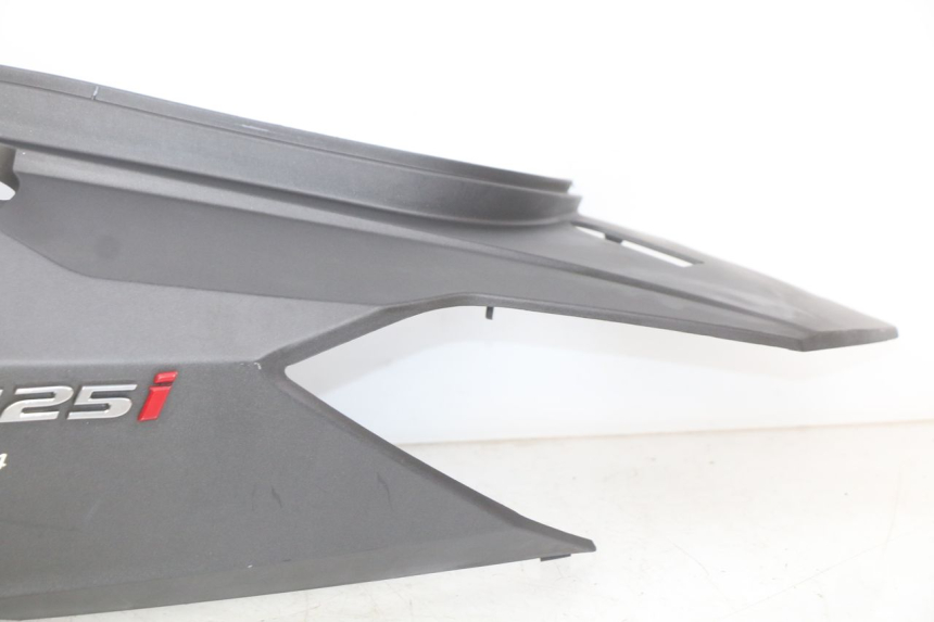 photo de FLANC ARRIERE GAUCHE SYM GTS EFI 125 (2012 - 2016) - Zoom composants