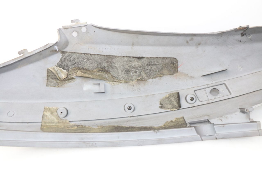 photo de FLANC ARRIERE GAUCHE SYM GTS EVO 125 (2009 - 2013) - Autre angle de vue