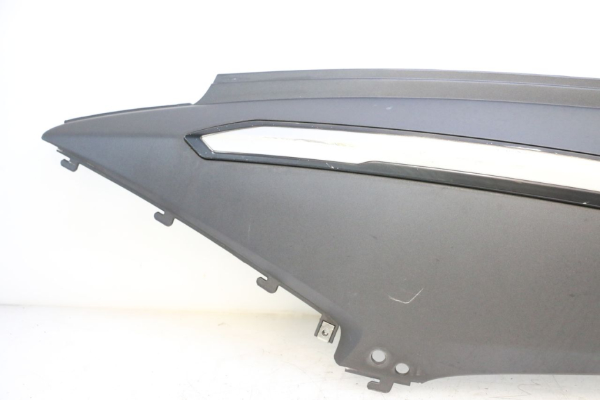 photo de FLANC ARRIERE GAUCHE SYM GTS EVO 125 (2009 - 2013) - Détail de la pièce