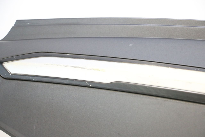 photo de FLANC ARRIERE GAUCHE SYM GTS EVO 125 (2009 - 2013) - Autre angle de vue