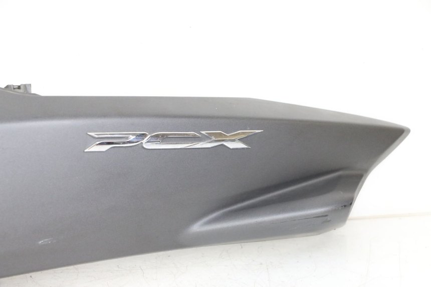 photo de FLANC ARRIERE GAUCHE HONDA PCX (JF57/JF64) 125 (2014 - 2018) - Focus structure