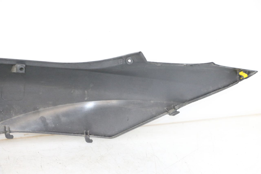 photo de FLANC ARRIERE GAUCHE HONDA PCX (JF57/JF64) 125 (2014 - 2018) - Autre angle de vue