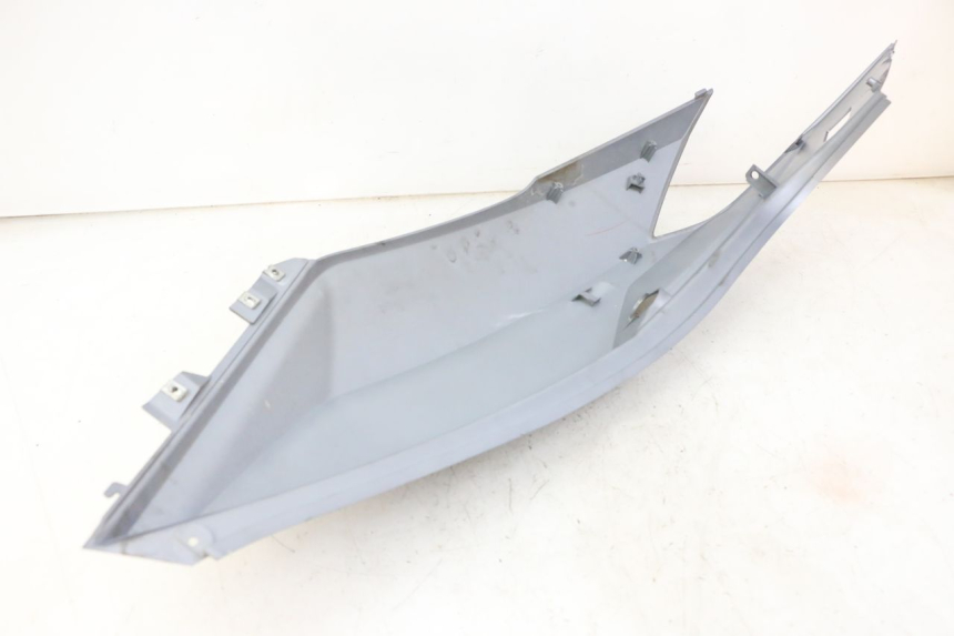 photo de FLANC ARRIERE GAUCHE SYM JOYMAX 125 (2010 - 2017) - Détail de la pièce