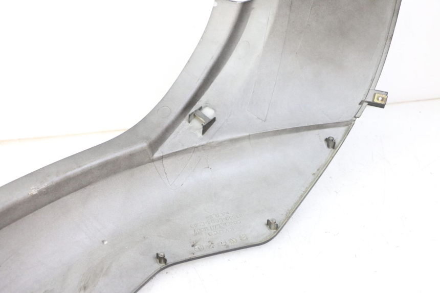 photo de FLANC ARRIERE GAUCHE KYMCO PEOPLE S 125 (2000 - 2008) - Points de fixation