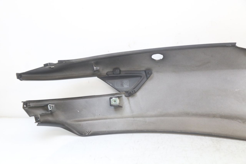 photo de FLANC ARRIERE GAUCHE PIAGGIO MP3 HPE 350 (2018 - 2020) - État de surface