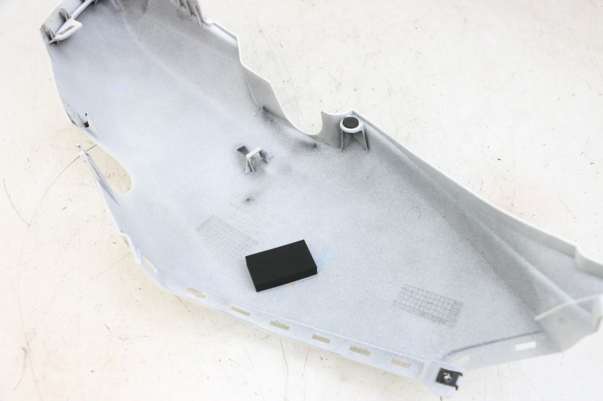 photo de FLANC ARRIERE GAUCHE YAMAHA NEO'S CORE 1 (2022 - 2026) - Gros plan technique