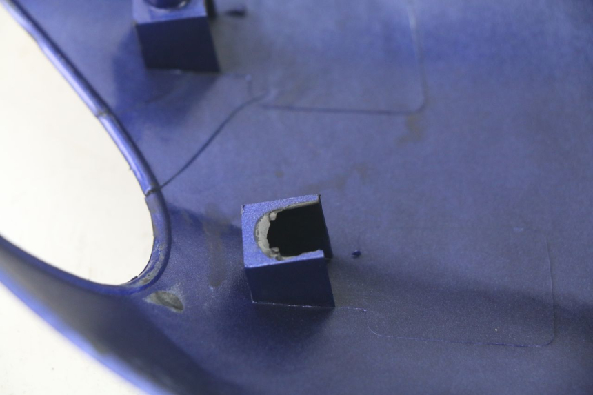 photo de FLANC ARRIERE GAUCHE YAMAHA NEO'S NEOS 2T 50 (2007 - 2017) - Gros plan technique