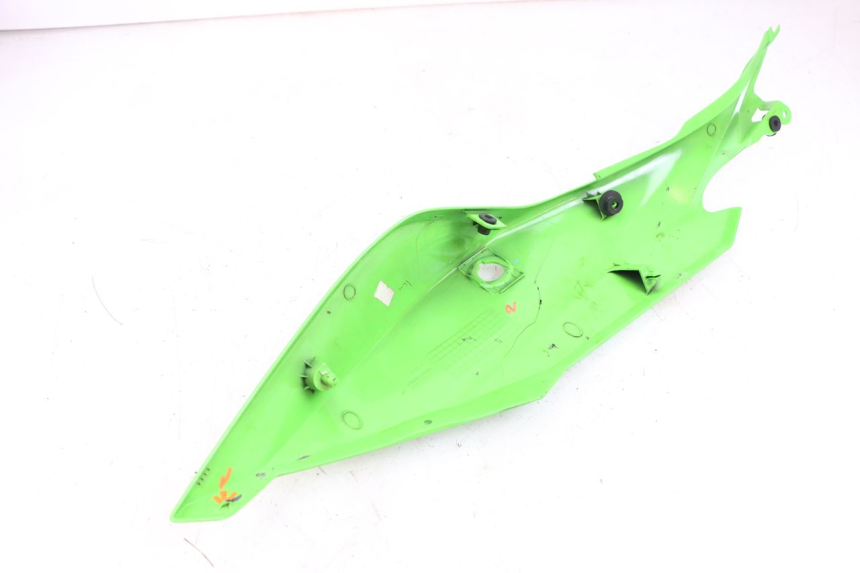 photo de FLANC ARRIERE GAUCHE KAWASAKI NINJA 400 (2018 - 2023) - Autre angle de vue