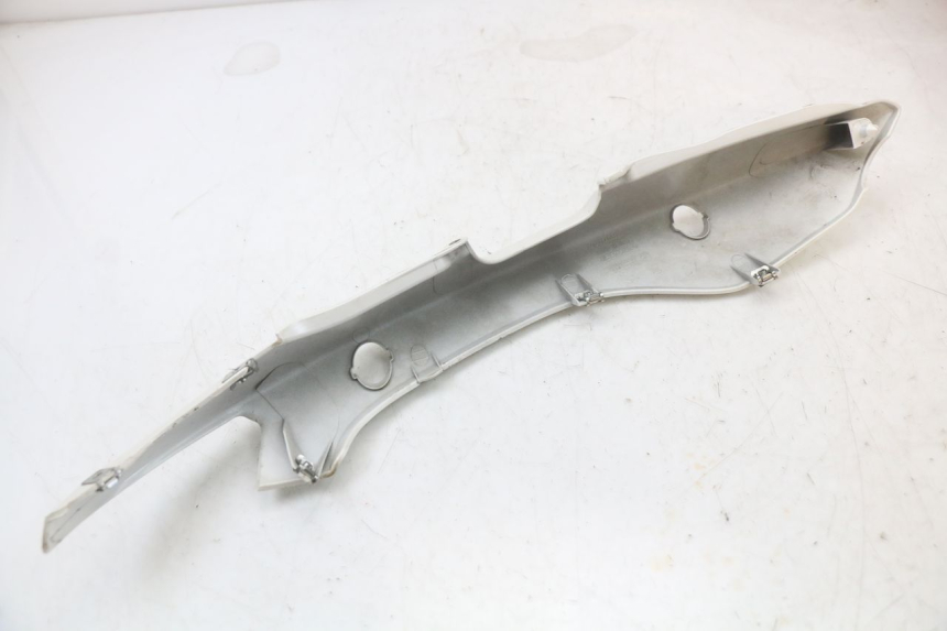 photo de FLANC ARRIERE GAUCHE MOTO GUZZI NORGE 8V GT 1200 (2011 - 2016) - Vue d’ensemble