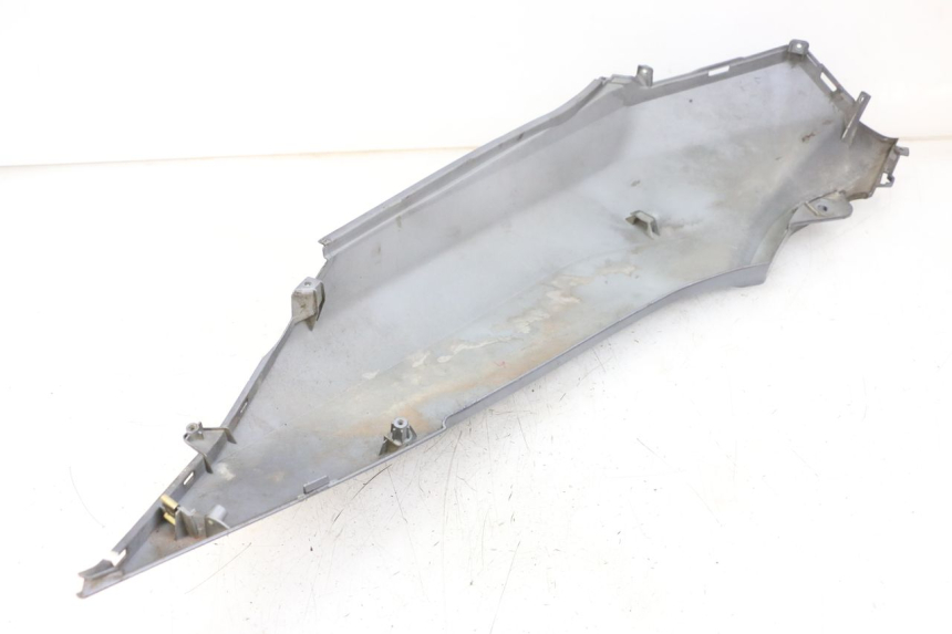 photo de FLANC ARRIERE GAUCHE PEUGEOT BELVILLE 125 (2017 - 2021) - Gros plan technique