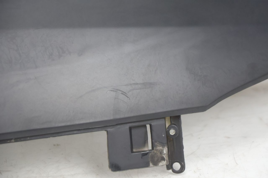 photo de FLANC ARRIERE GAUCHE TNT MOTOR ROMA 12' 2T 50 (2007 - 2018) - Points de fixation