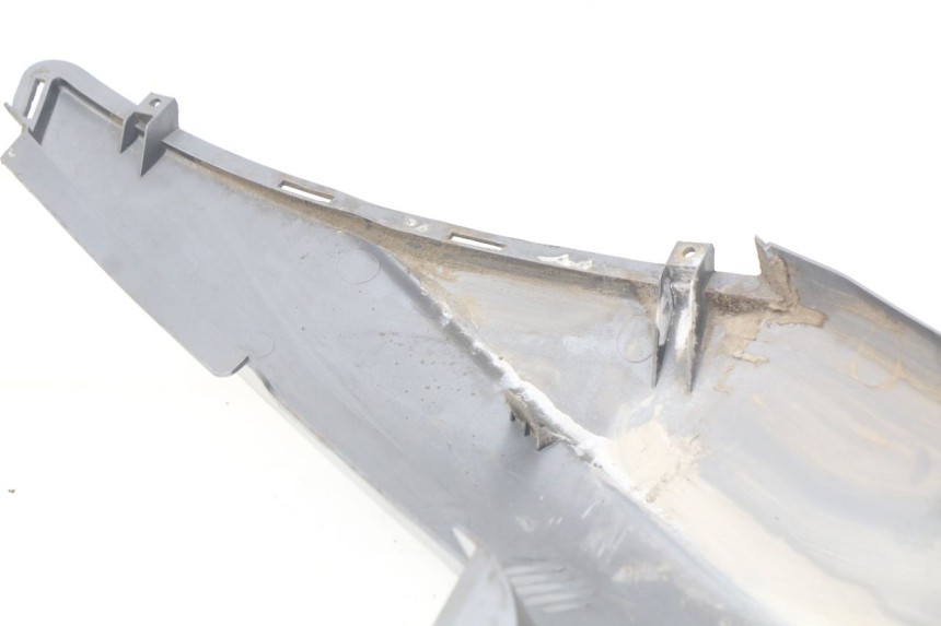 photo de FLANC ARRIERE GAUCHE DAELIM S2 125 (2006 - 2007) - Points de fixation