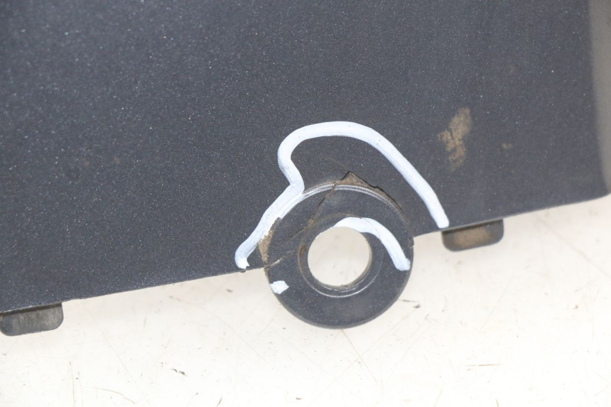 photo de FLANC ARRIERE GAUCHE DAELIM S2 125 (2006 - 2007) - Marquages et références