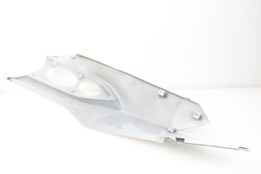 photo de FLANC ARRIERE GAUCHE DAELIM S3 125 (2010 - 2017) - Points de fixation