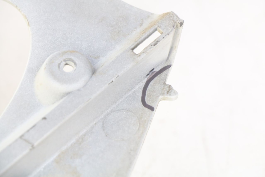 photo de FLANC ARRIERE GAUCHE DAELIM S3 125 (2010 - 2017) - Gros plan technique