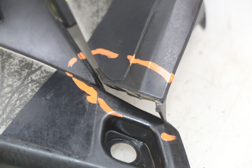 photo de FLANC ARRIERE GAUCHE SHERCO SM-R 50 (2018 - 2021) - Points de fixation