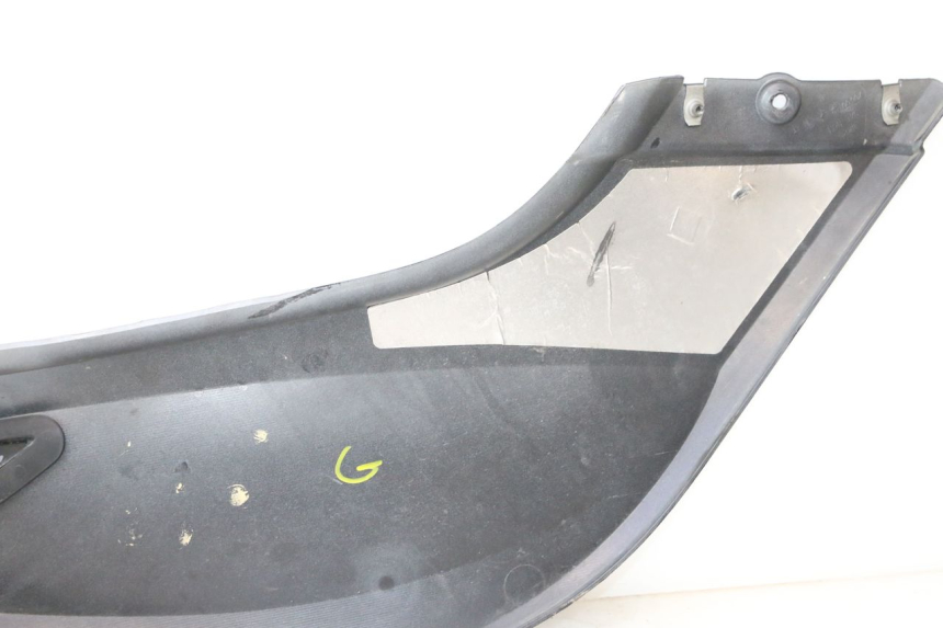 photo de FLANC ARRIERE GAUCHE CAN-AM SPYDER RS 1000 (2008 - 2012) - Points de fixation