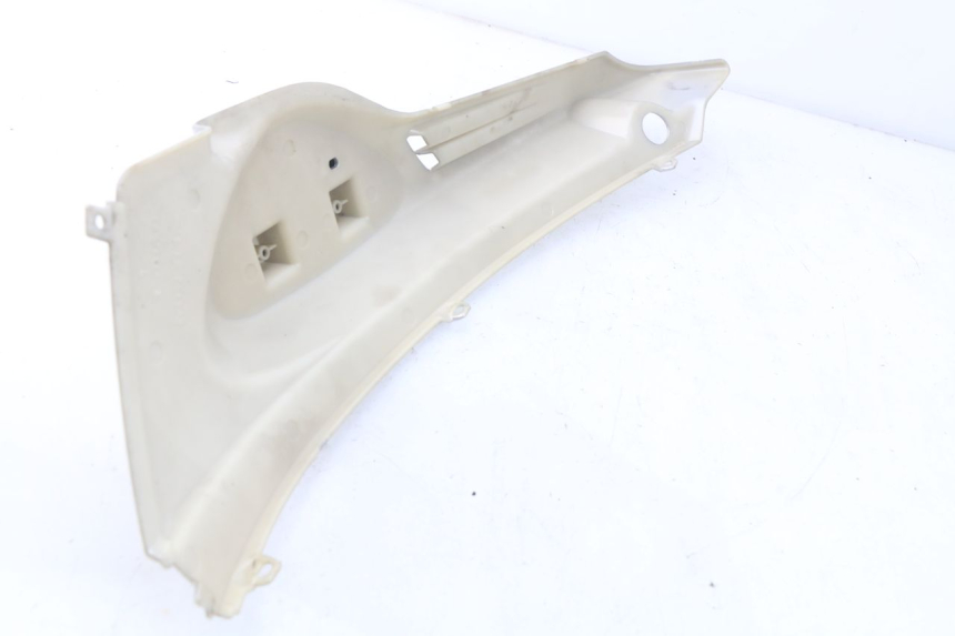 photo de FLANC ARRIERE GAUCHE MBK STUNT NAKED 50 (2004 - 2018) - Vue d’ensemble