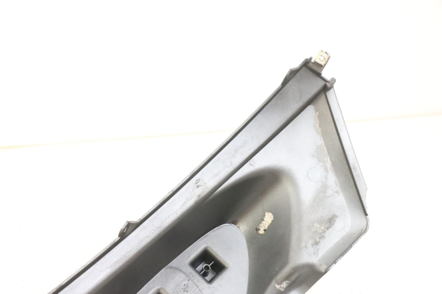 photo de FLANC ARRIERE GAUCHE MBK STUNT NAKED 50 (2004 - 2018) - Vue d’ensemble