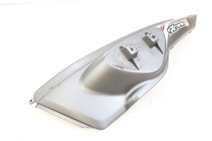 photo de FLANC ARRIERE GAUCHE MBK STUNT NAKED 50 (2004 - 2018) - Marquages et références