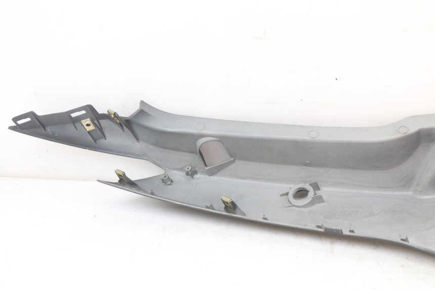 photo de FLANC ARRIERE GAUCHE KYMCO SUPER 8 4T 50 (2018 - 2020) - Points de fixation