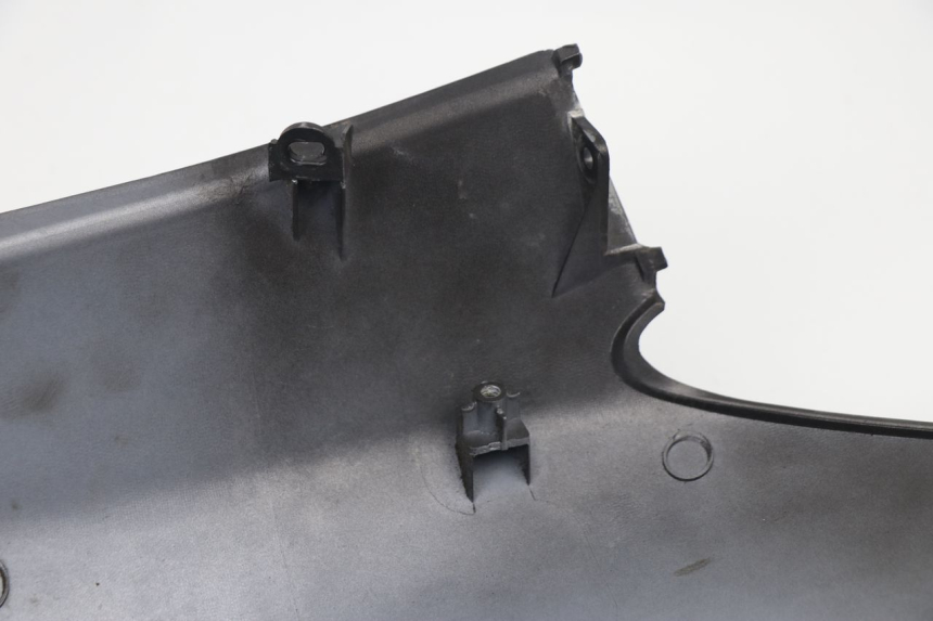 photo de FLANC ARRIERE GAUCHE SYM MAXSYM I 400 (2011 - 2016) - Gros plan technique