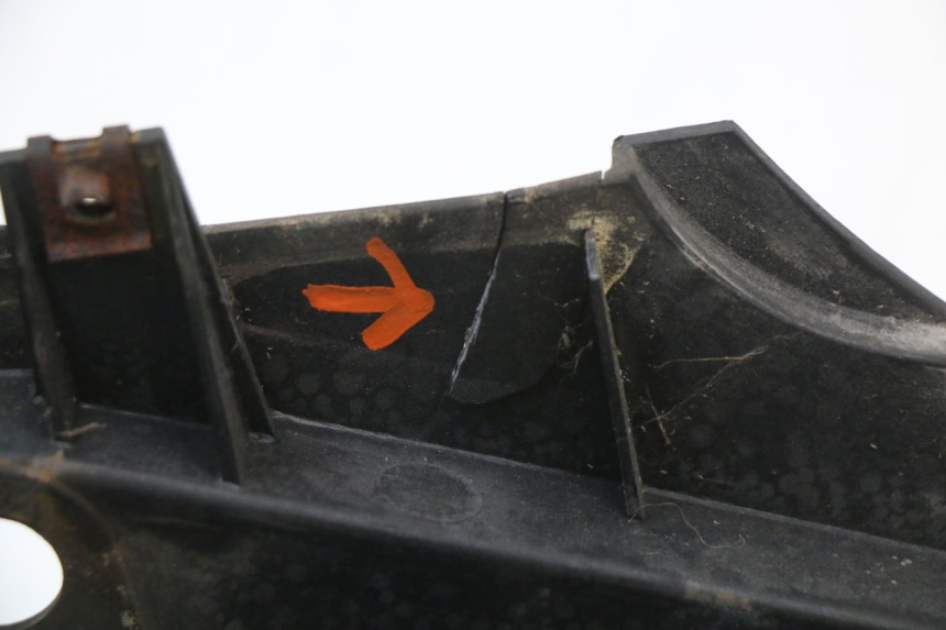 photo de FLANC ARRIERE GAUCHE SUZUKI UH BURGMAN 125 (2002 - 2006) - Marquages et références