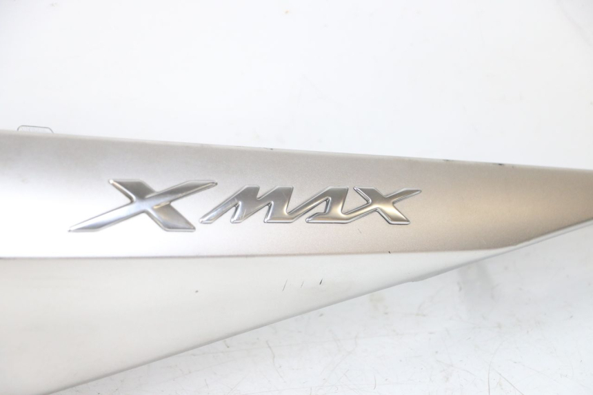 photo de FLANC ARRIERE GAUCHE YAMAHA XMAX X-MAX ABS 125 (2017 - 2020) - Détails caractéristiques