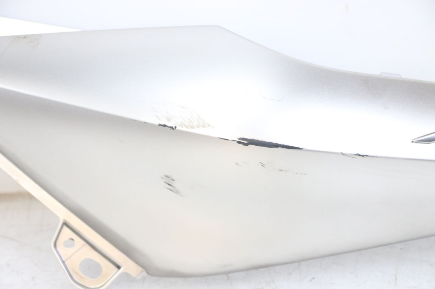 photo de FLANC ARRIERE GAUCHE YAMAHA XMAX X-MAX ABS 125 (2017 - 2020) - Zoom composants