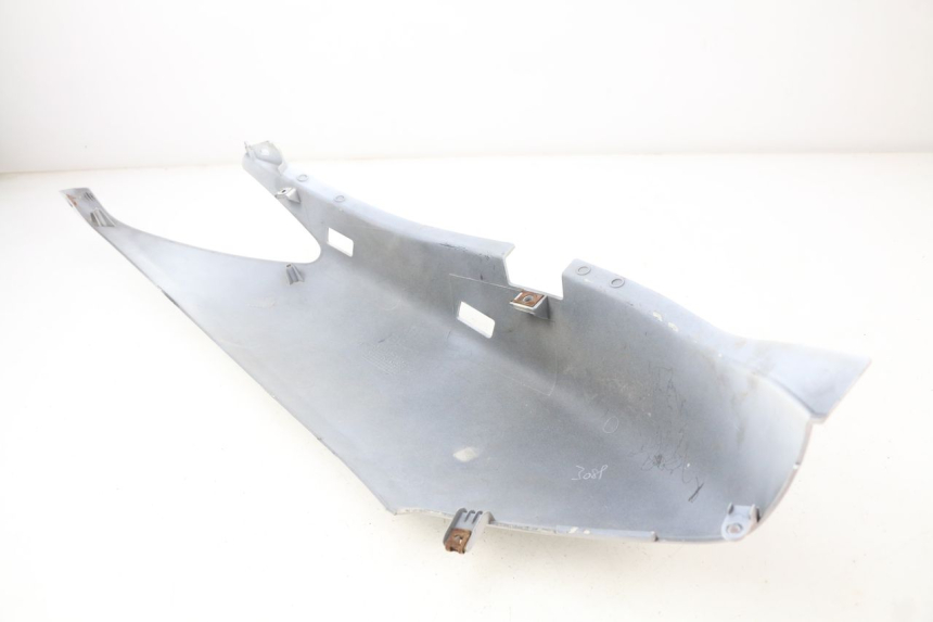 photo de FLANC ARRIERE GAUCHE YAMAHA XMAX X-MAX 125 (2006 - 2009) - Autre angle de vue