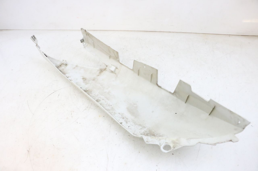 photo de FLANC ARRIERE GAUCHE YAMAHA X-MAX XMAX 125 (2010 - 2013) - Autre angle de vue