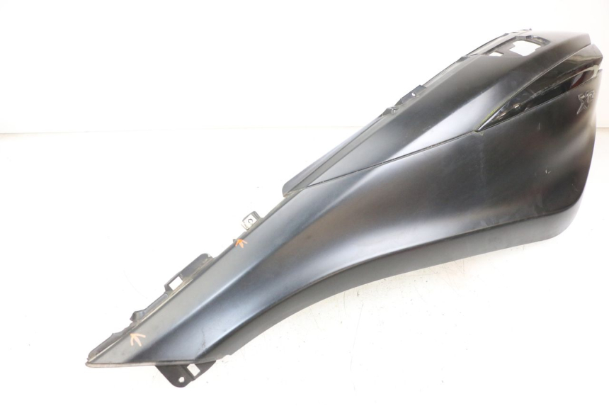 photo de FLANC ARRIERE GAUCHE PIAGGIO X10 125 (2012 - 2017) - Points de fixation