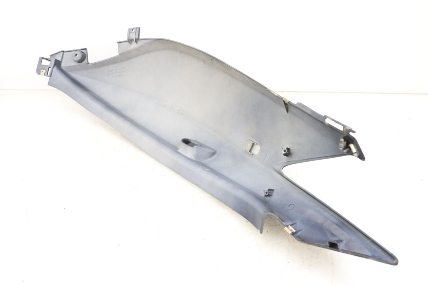 photo de Rear left side panel KYMCO XCITING 250 (2006 - 2009) - Gros plan technique