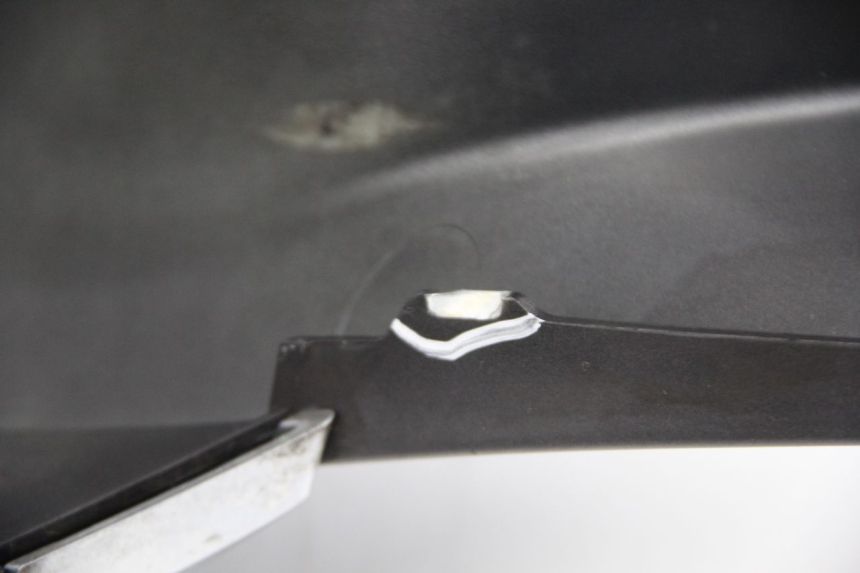 photo de FLANC ARRIERE GAUCHE PIAGGIO XEVO - X EVO 125 (2007 - 2017) - Pièce contrôlée