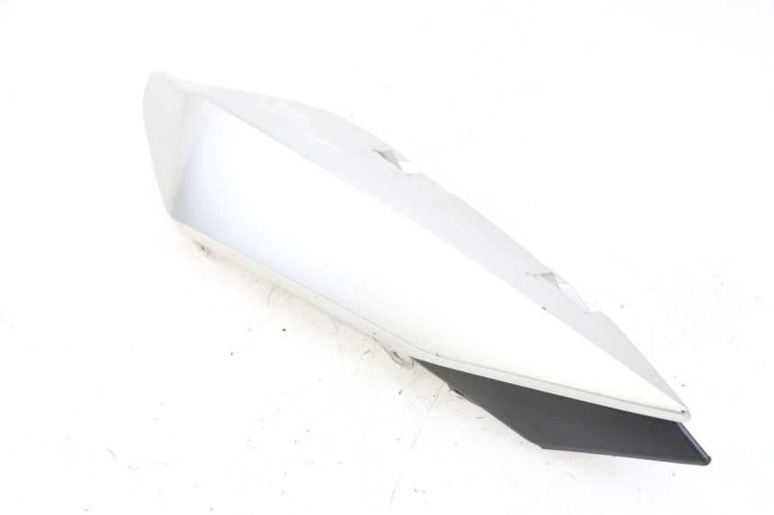 photo de FLANC ARRIERE GAUCHE YAMAHA XJ6 600 (2008 - 2016) - Détail de la pièce