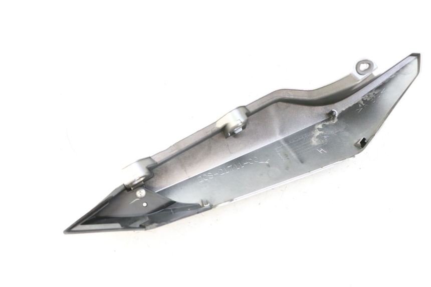 photo de FLANC ARRIERE GAUCHE YAMAHA XJ6 600 (2008 - 2016) - Points de fixation