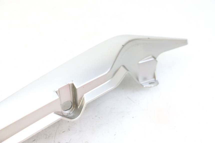 photo de FLANC ARRIERE GAUCHE YAMAHA XJ6 600 (2008 - 2016) - Pièce contrôlée