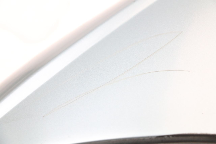 photo de FLANC ARRIERE GAUCHE YAMAHA YP MAJESTY 125 (2002 - 2006) - Points de fixation