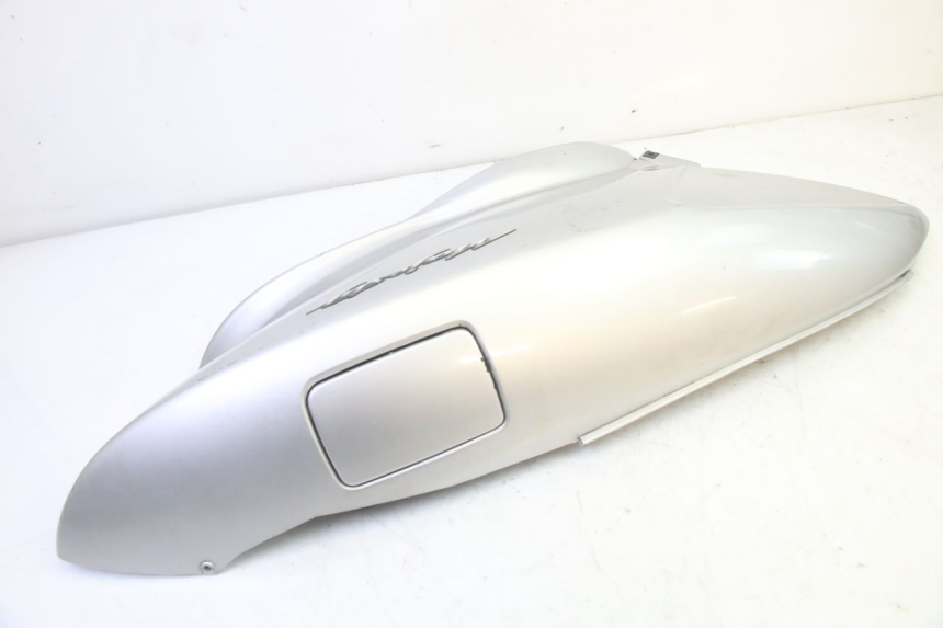 photo de FLANC ARRIERE GAUCHE YAMAHA YP MAJESTY 125 (2002 - 2006) - Points de fixation