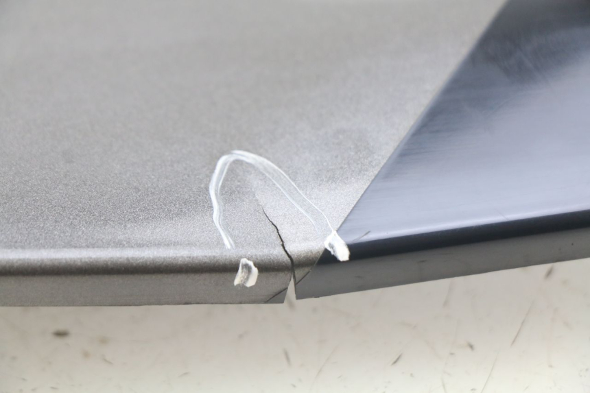 photo de FLANC ARRIERE GAUCHE KAWASAKI ZZR 600 (1995 - 2004) - Zoom état d’usage